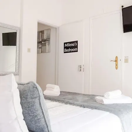 Milena's Bedroom Nazare